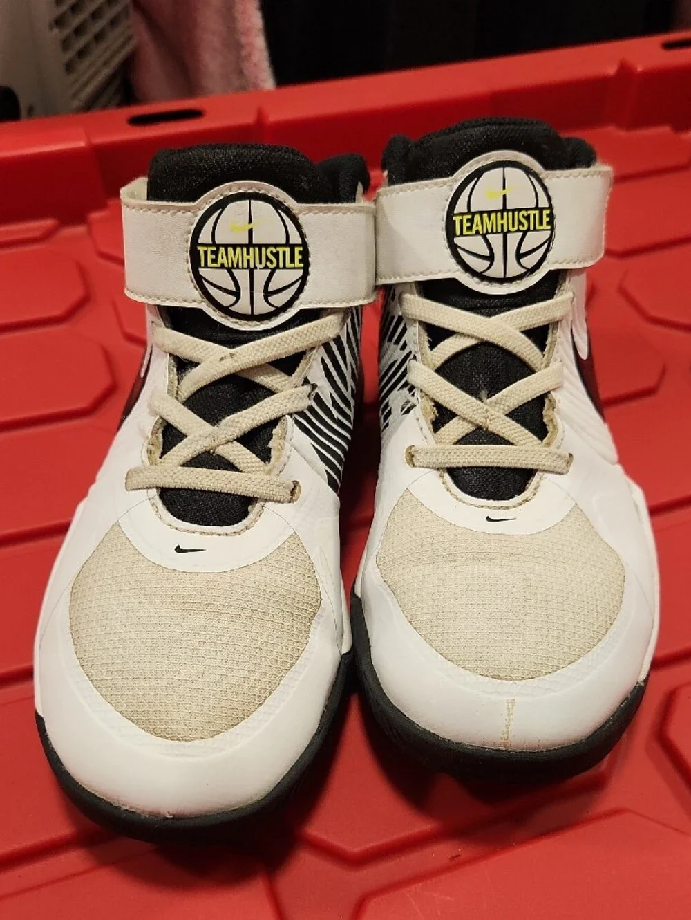 Nike youth mid